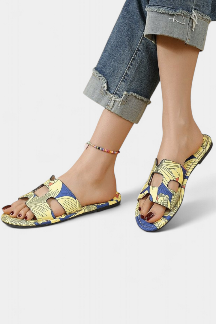 Berenice Sandalias Planas Multicolores con Estampado Tropical