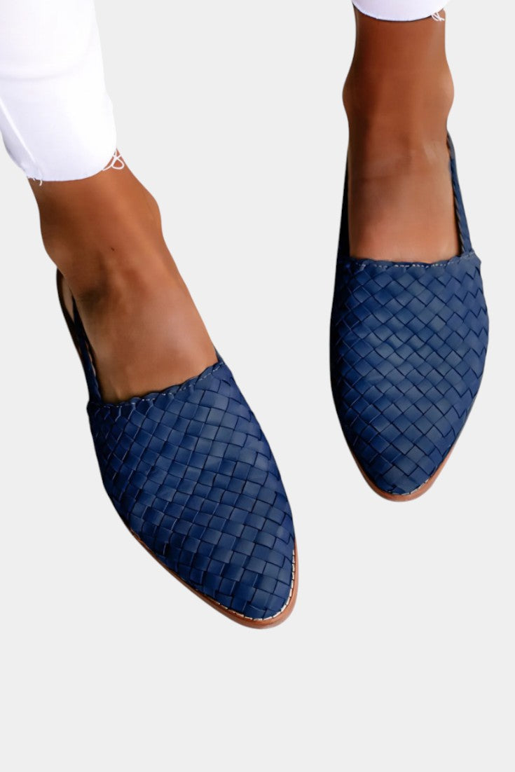 Isadora Mules Trenzados con Punta Fina y Correa Slingback