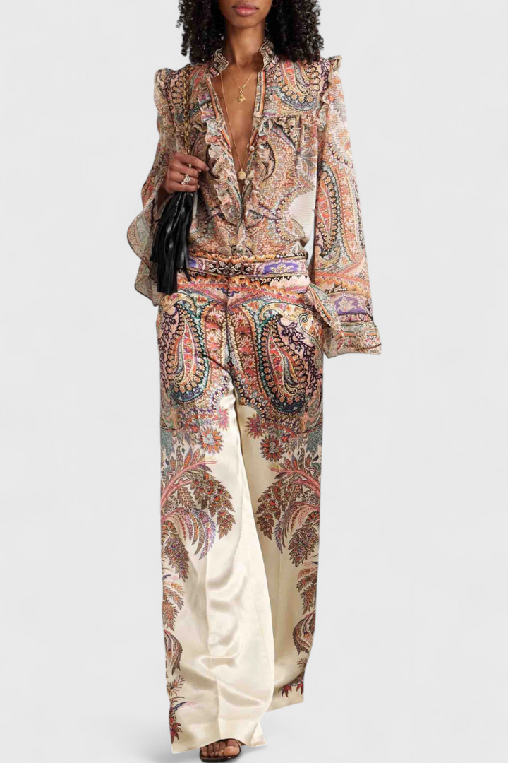 Finely Conjunto con Blusa de Volantes y Estampado Vintage Paisley