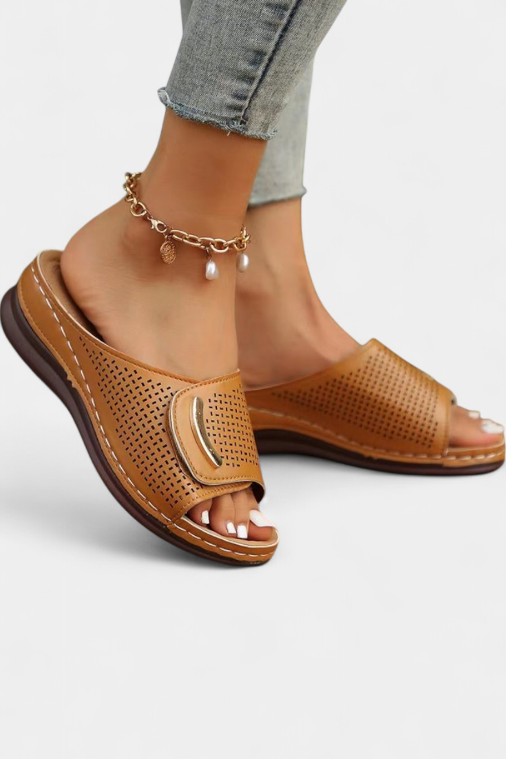 Itziar Sandalias Ortopédicas con Diseño Perforado y Plantilla Acolchada
