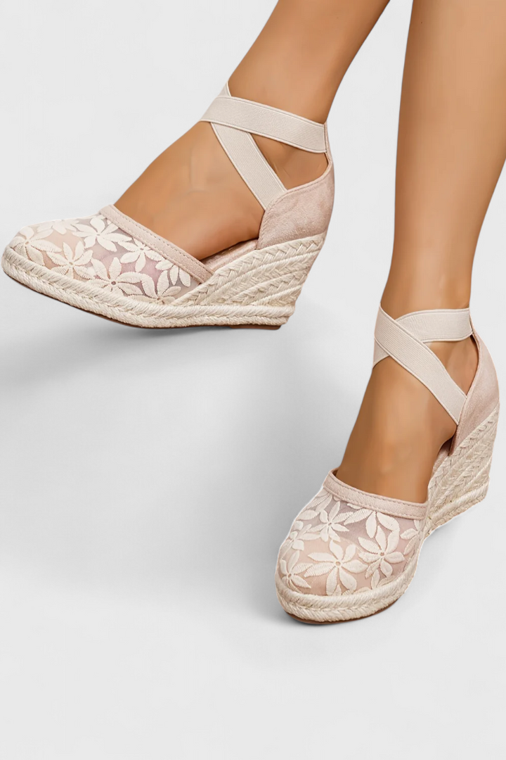 Phylis Sandalias Ortopédicas con Malla Floral y Plataforma de Talón