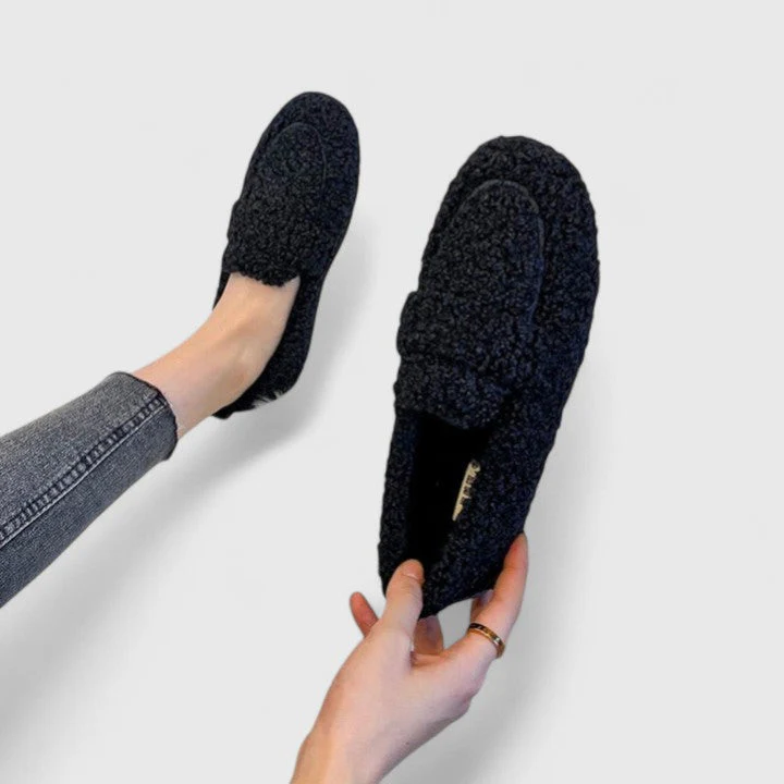 Solea Pantuflas Cálidas con Diseño Elegante