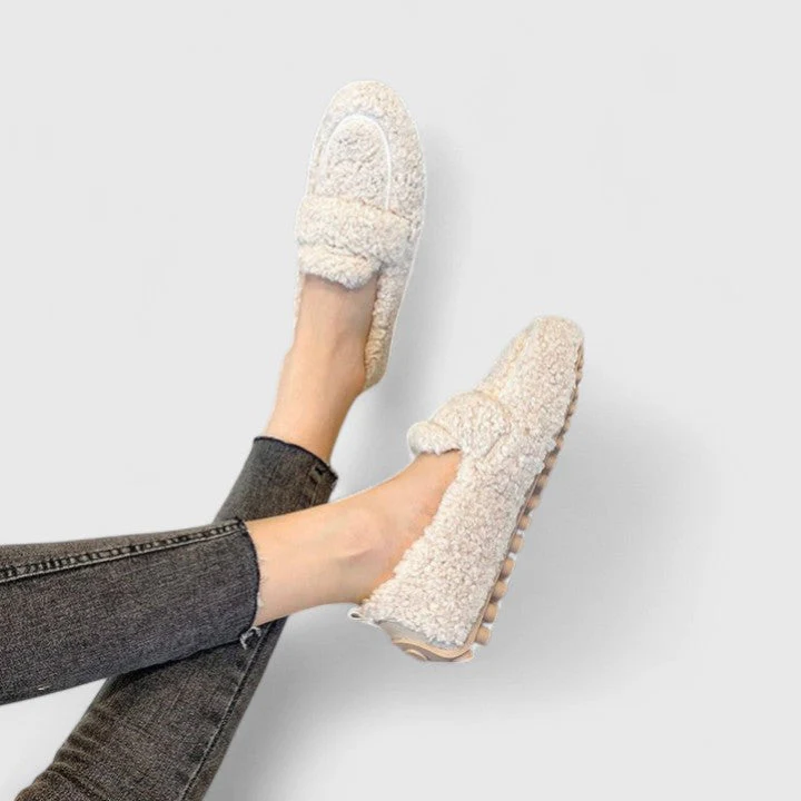 Solea Pantuflas Cálidas con Diseño Elegante