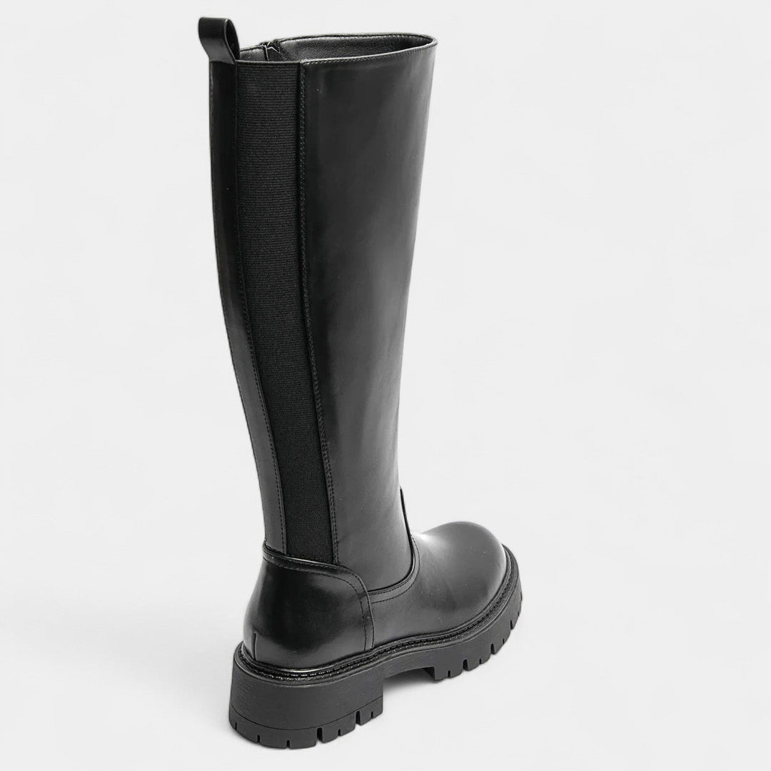5825 Botas Negras Clásicas