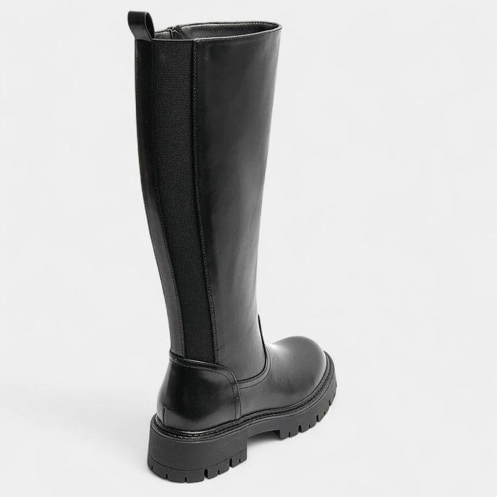5825 Botas Negras Clásicas