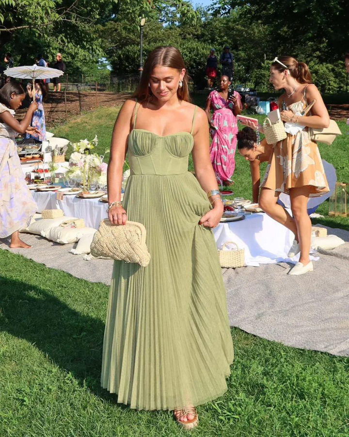 Vestido Olivia Elegancia moderna con espalda descubierta