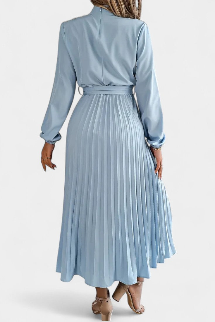 Theresa Vestido con Cuello Alto y Cinturón Plisado